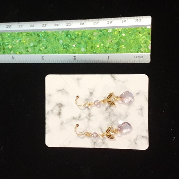 Dainty earrings - Picture 2 of 3